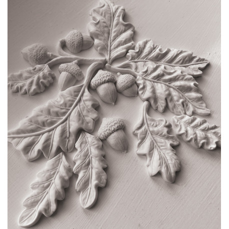 Oak Leaves & Acorns